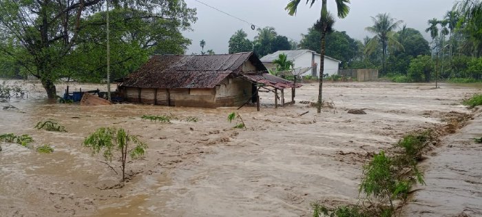 PEMERINTAH ACEH | Berita Banjir di 16 Kabupaten/Kota Provinsi Aceh per 27  November , 20.759 Jiwa Mengungsi, Satu Orang Hilang Terseret Arus Banjir